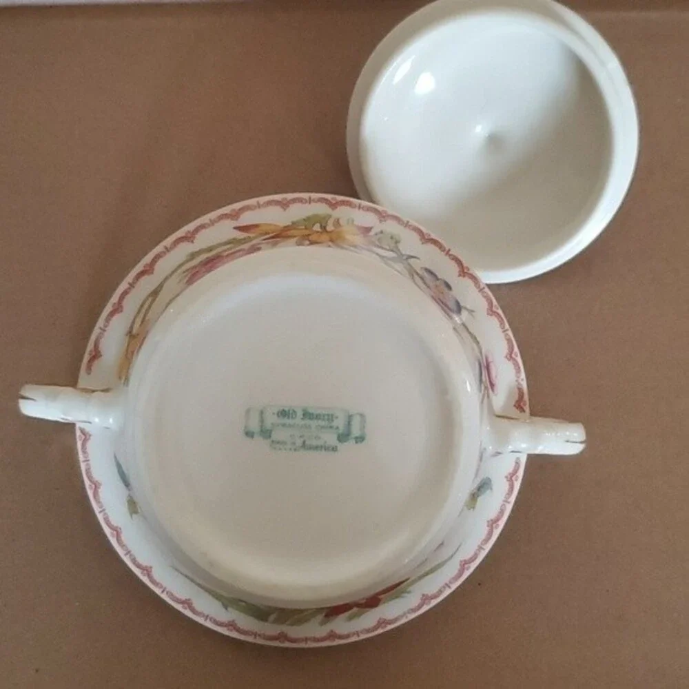 Syracuse Old Ivory Bombay pattern SUGAR BOWL AND LID - flaw